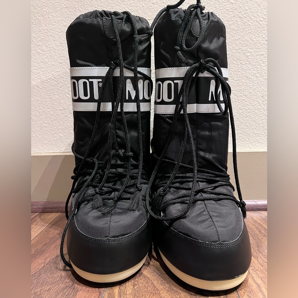 Black Moon Boots